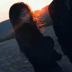 男人摸女人上面和下面视频
